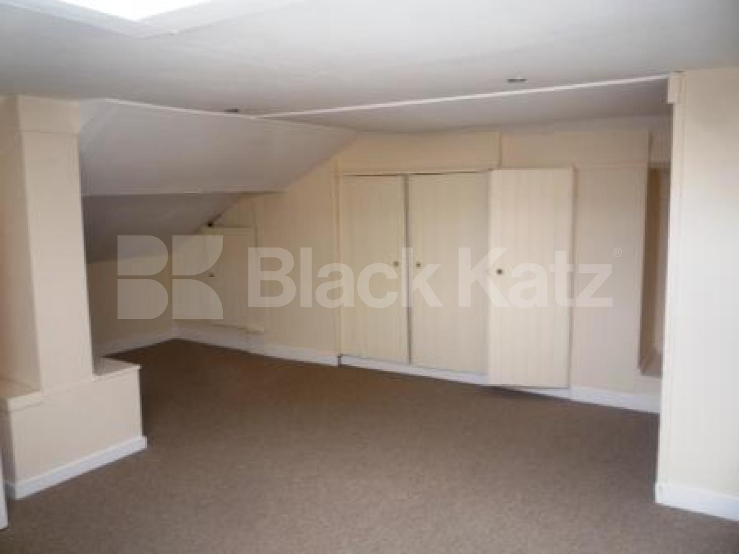 			3 Bedroom, 1 bath, 1 reception Flat			 Duke's Avenue, Muswell Hill